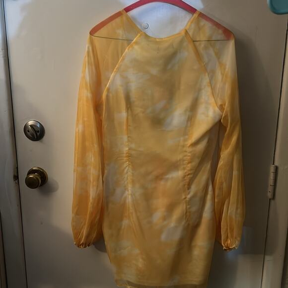 PrettyLittleThing Yellow/White Mini Dress 4 Deep V Long Sleeve Coquette Girl - Picture 3 of 11